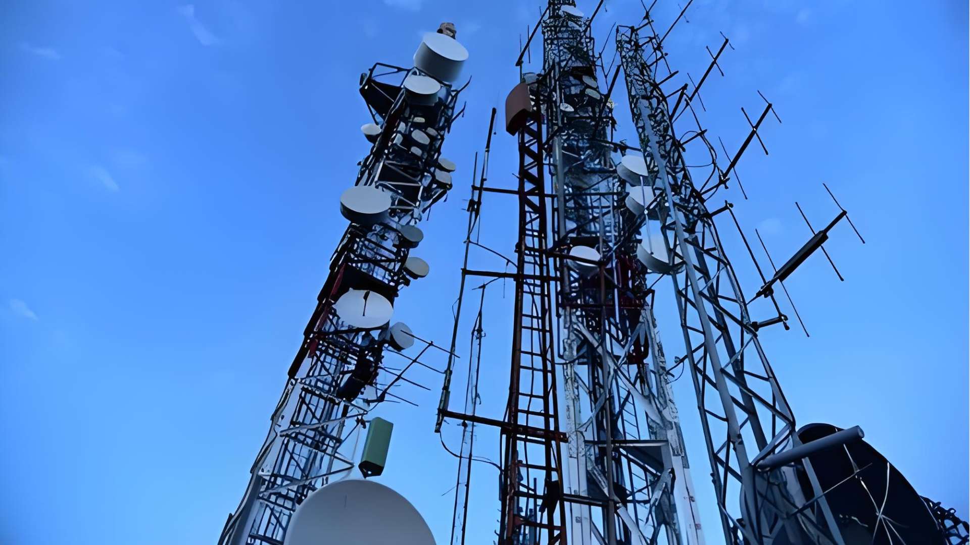 Spiral EMI shielding gaskets provide stable conductivity and reliable shielding performance in high-frequency communication systems